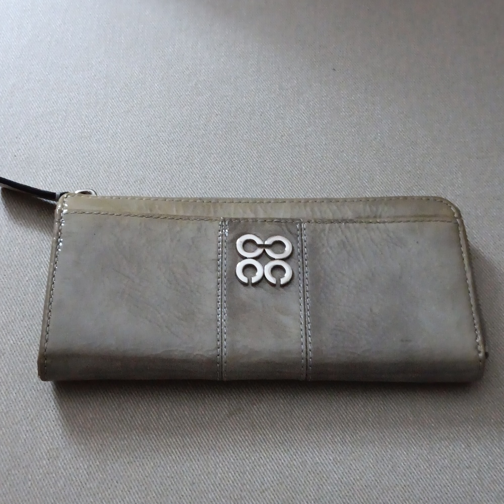 Coach zip around patent leather wallet EUC